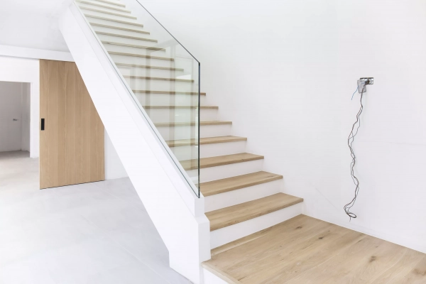 vecteezy_close-up-of-an-unfinished-house_6898533_642